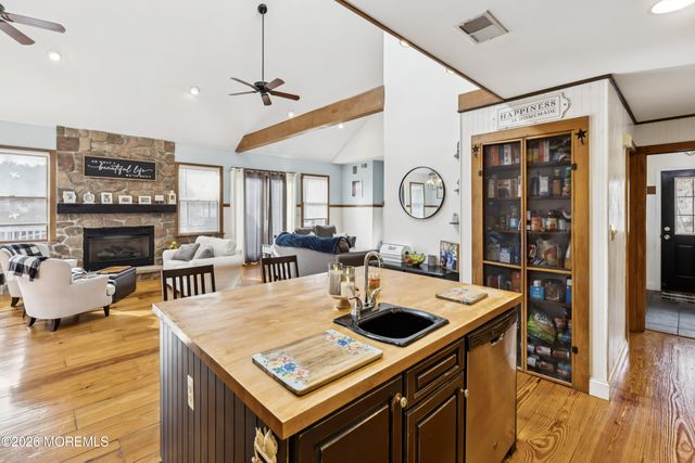 12 Pinewood Drive, Little Egg Harbor, NJ 08087