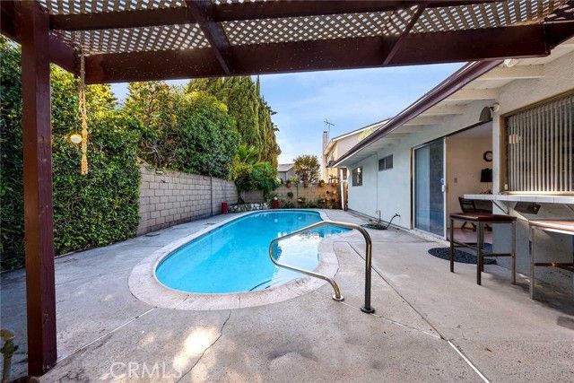 2020 Del Bay, Lakewood, CA 90712