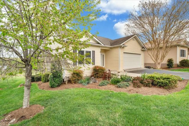 1202 8TH Fairway LN, Huddleston, VA 24104