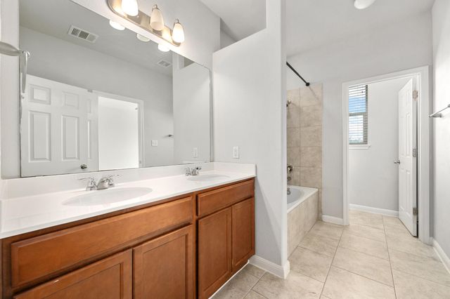 1401 Little Elm TRL 203, Cedar Park, TX 78613