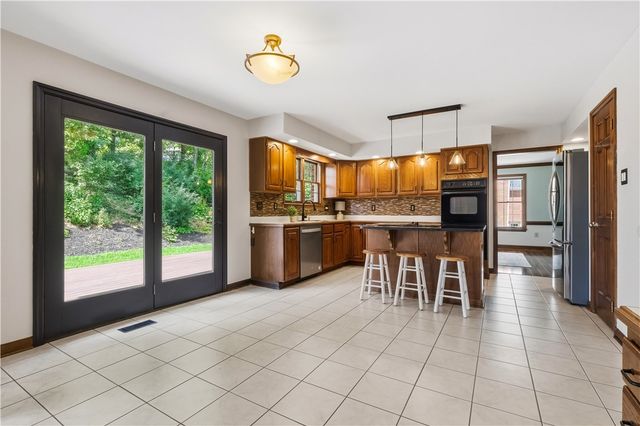 2450 Dogwood Drive, Franklin Park, PA 15090