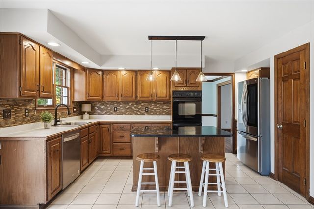 2450 Dogwood Drive, Franklin Park, PA 15090