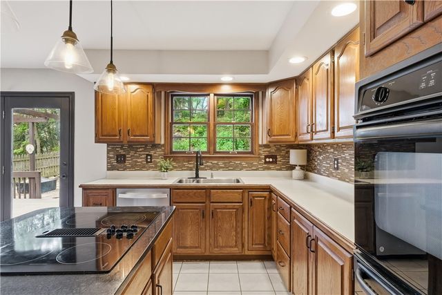2450 Dogwood Drive, Franklin Park, PA 15090