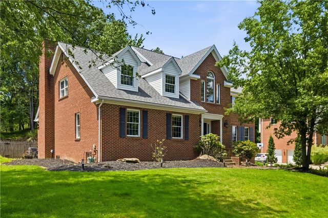 2450 Dogwood Drive, Franklin Park, PA 15090
