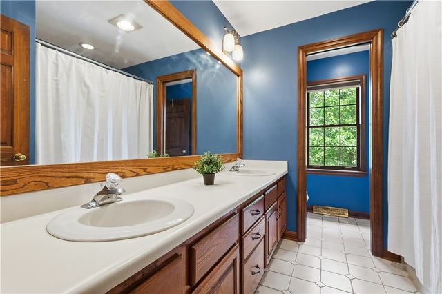 2450 Dogwood Drive, Franklin Park, PA 15090