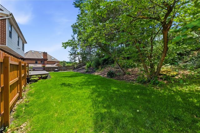 2450 Dogwood Drive, Franklin Park, PA 15090