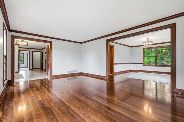 2450 Dogwood Drive, Franklin Park, PA 15090