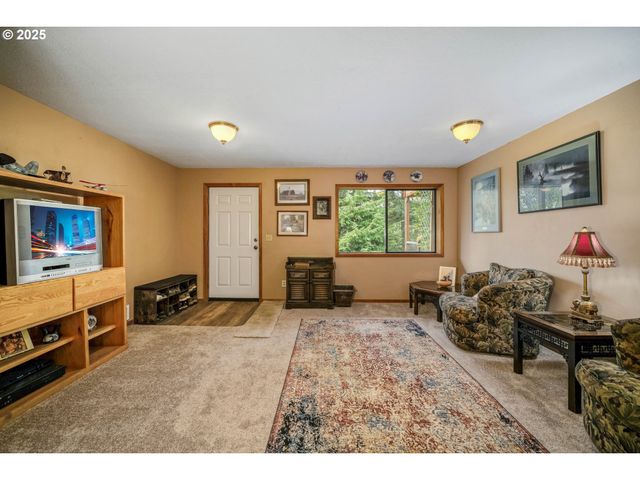 11046 Winstanley Dr Se, Lyons, OR 97358