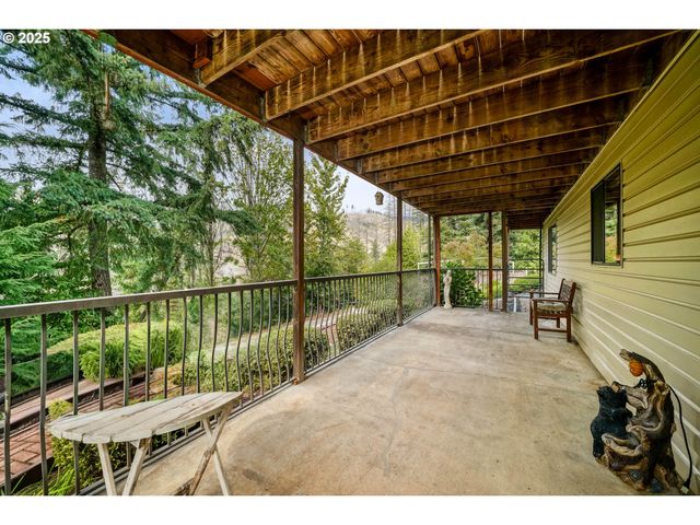 11046 Winstanley Dr Se, Lyons, OR 97358