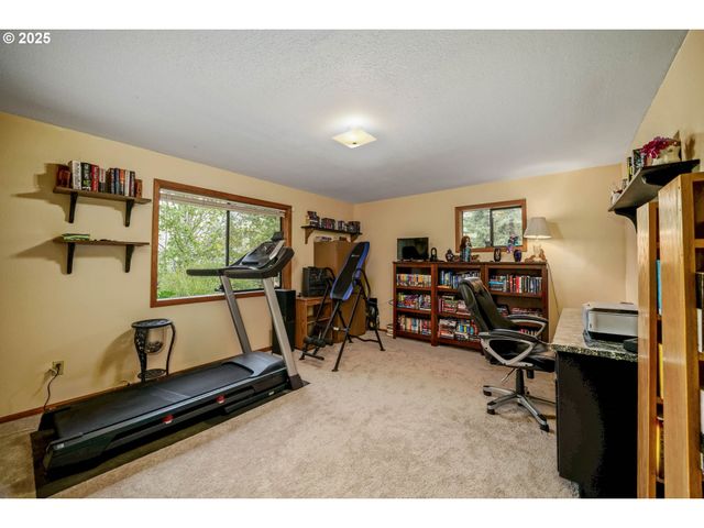 11046 Winstanley Dr Se, Lyons, OR 97358