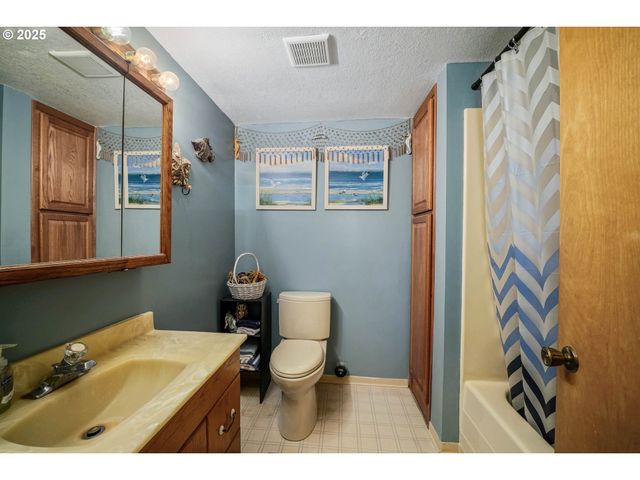 11046 Winstanley Dr Se, Lyons, OR 97358