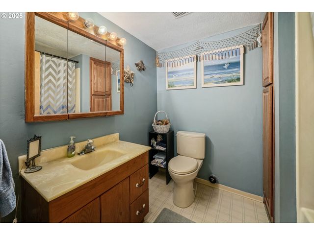 11046 Winstanley Dr Se, Lyons, OR 97358