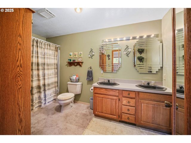 11046 Winstanley Dr Se, Lyons, OR 97358