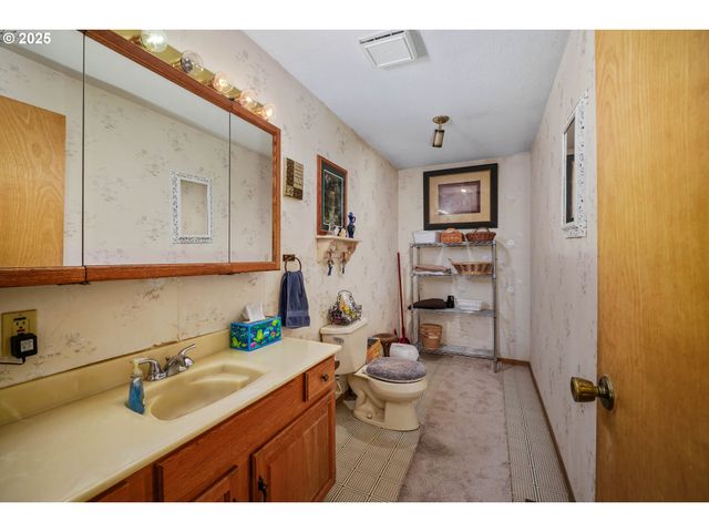 11046 Winstanley Dr Se, Lyons, OR 97358