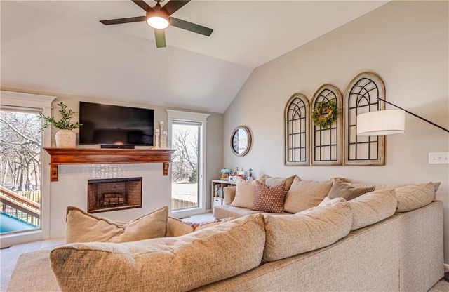 19934 W 221st Street, Spring Hill, KS 66083