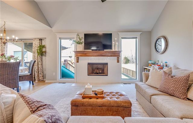 19934 W 221st Street, Spring Hill, KS 66083