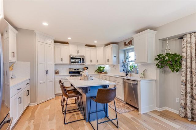 19934 W 221st Street, Spring Hill, KS 66083