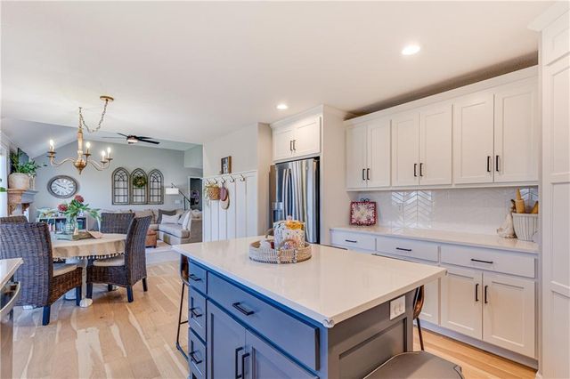 19934 W 221st Street, Spring Hill, KS 66083