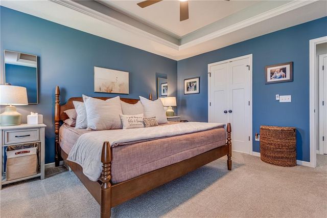 19934 W 221st Street, Spring Hill, KS 66083