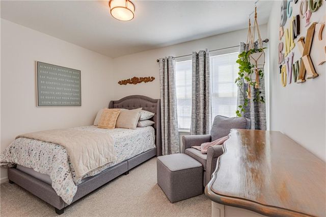 19934 W 221st Street, Spring Hill, KS 66083