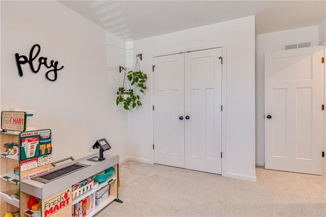 19934 W 221st Street, Spring Hill, KS 66083