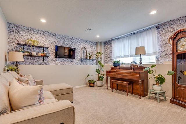 19934 W 221st Street, Spring Hill, KS 66083