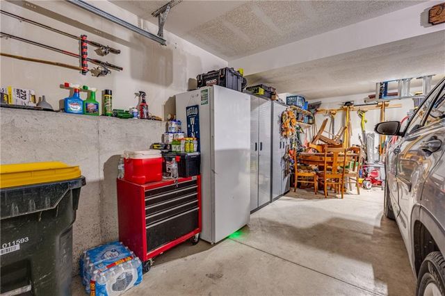 19934 W 221st Street, Spring Hill, KS 66083