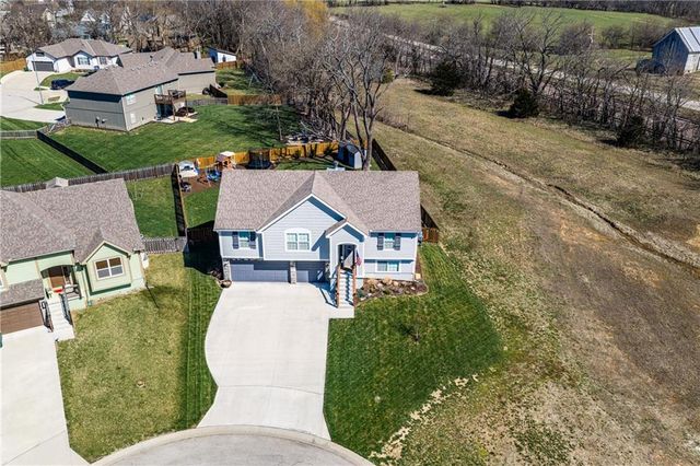 19934 W 221st Street, Spring Hill, KS 66083