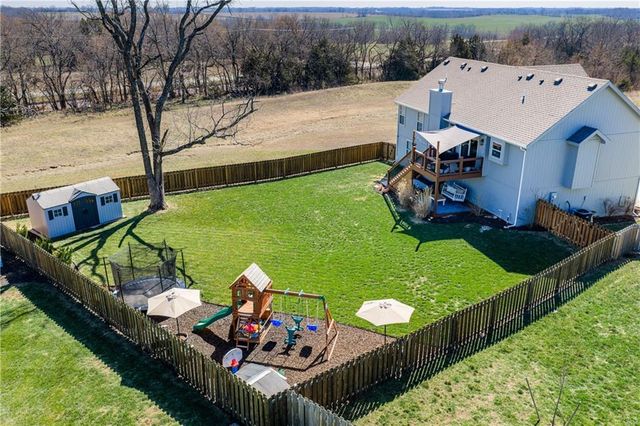 19934 W 221st Street, Spring Hill, KS 66083