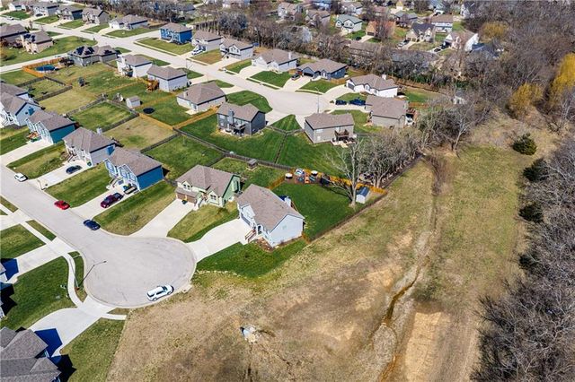 19934 W 221st Street, Spring Hill, KS 66083