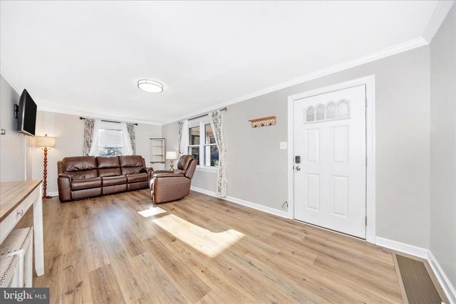 11863 WOLFSVILLE RD, Smithsburg, MD 21783