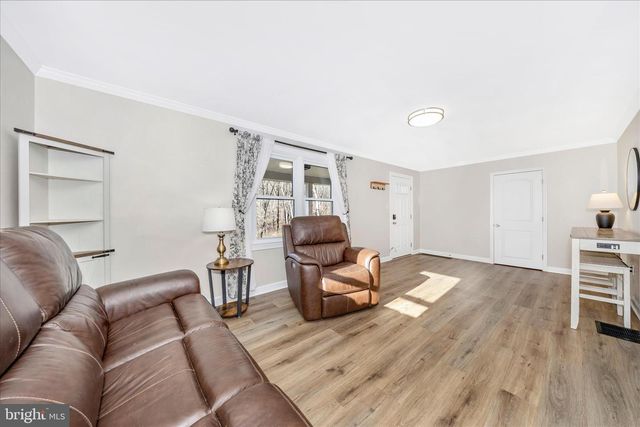 11863 WOLFSVILLE RD, Smithsburg, MD 21783