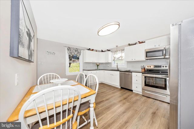 11863 WOLFSVILLE RD, Smithsburg, MD 21783