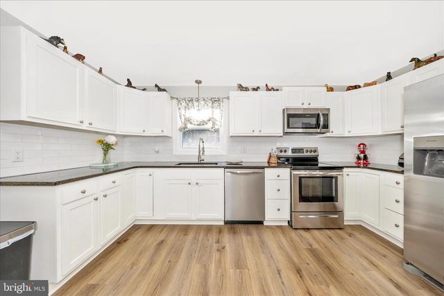 11863 WOLFSVILLE RD, Smithsburg, MD 21783