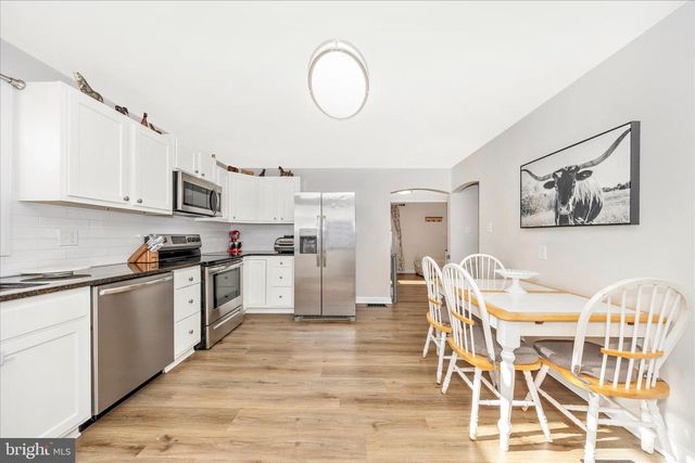 11863 WOLFSVILLE RD, Smithsburg, MD 21783