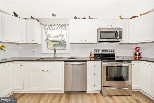 11863 WOLFSVILLE RD, Smithsburg, MD 21783