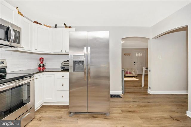 11863 WOLFSVILLE RD, Smithsburg, MD 21783