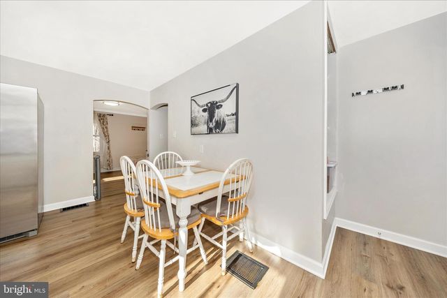 11863 WOLFSVILLE RD, Smithsburg, MD 21783