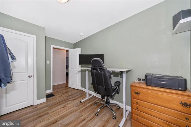 11863 WOLFSVILLE RD, Smithsburg, MD 21783