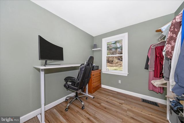 11863 WOLFSVILLE RD, Smithsburg, MD 21783