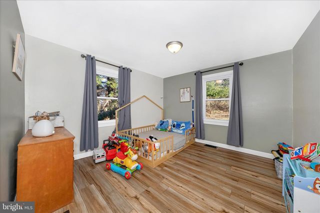 11863 WOLFSVILLE RD, Smithsburg, MD 21783