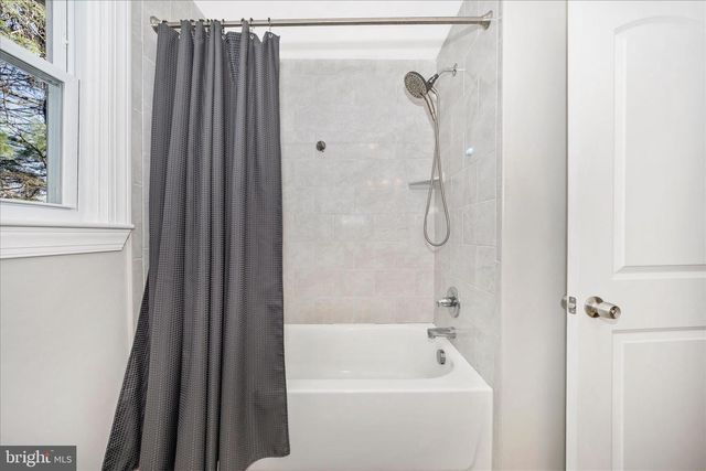 11863 WOLFSVILLE RD, Smithsburg, MD 21783