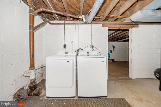 11863 WOLFSVILLE RD, Smithsburg, MD 21783