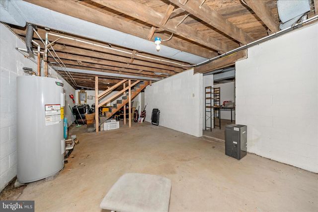 11863 WOLFSVILLE RD, Smithsburg, MD 21783