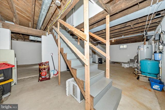 11863 WOLFSVILLE RD, Smithsburg, MD 21783