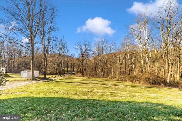 11863 WOLFSVILLE RD, Smithsburg, MD 21783
