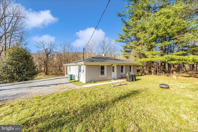 11863 WOLFSVILLE RD, Smithsburg, MD 21783