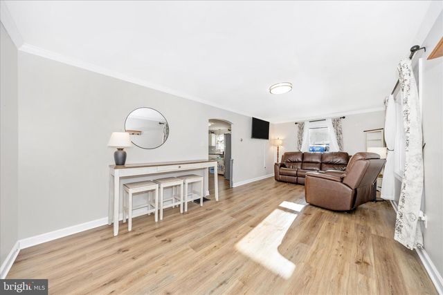 11863 WOLFSVILLE RD, Smithsburg, MD 21783