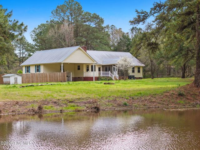 863 Fred Powell Road, Whiteville, NC 28472