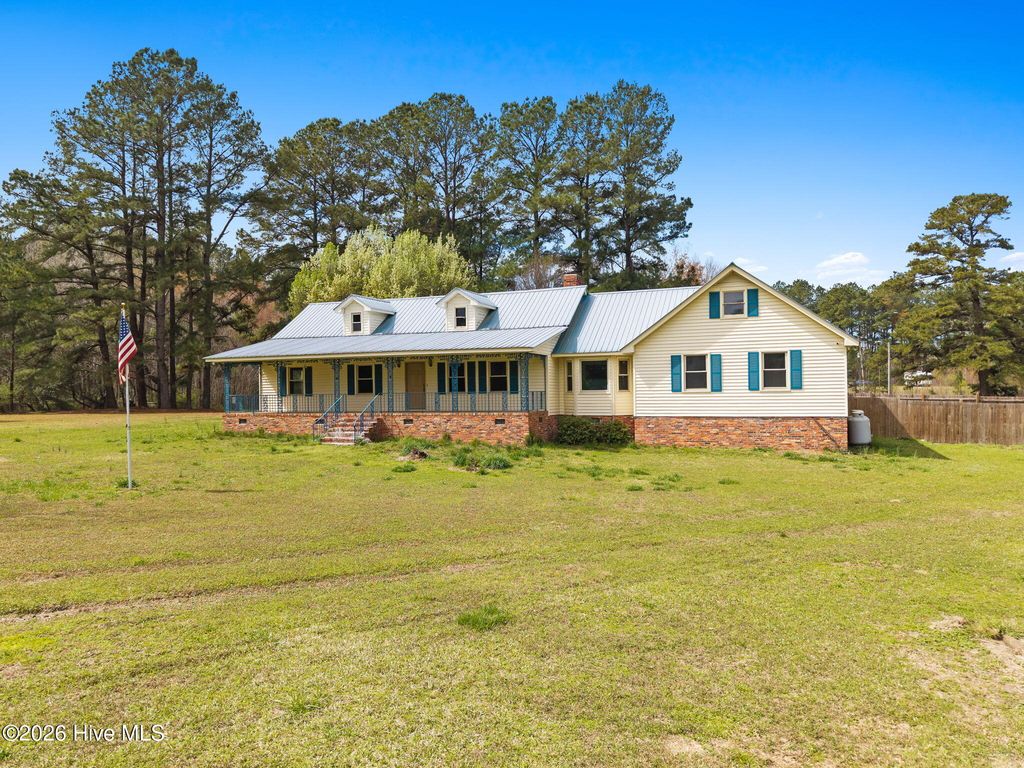 863 Fred Powell Road, Whiteville, NC 28472